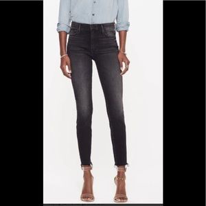 MOTHER LOOKER ANKLE FRAY SKINNY JEAN IN NIGHTHAWK